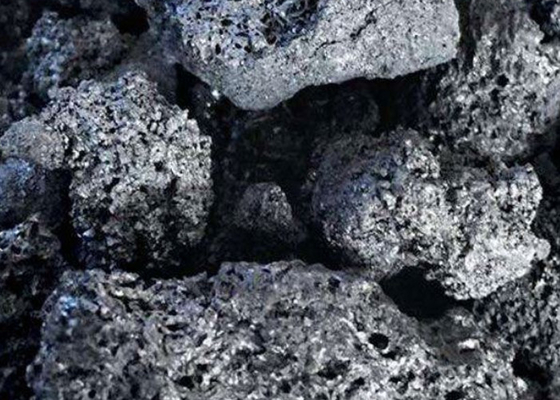 Le bas soufre a calciné le coke de pétrole dans des dimensions adaptées aux besoins du client de production en acier