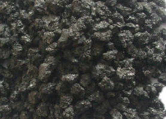 Catégorie carbonée Petcoke de combustible solide dans pureté d'industrie cimentière la grande