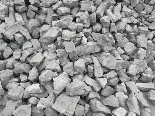 Basse valeur 7400kj/Kg petit Porocity calorifique minérale de coke de four de la cendre 8% de soufre