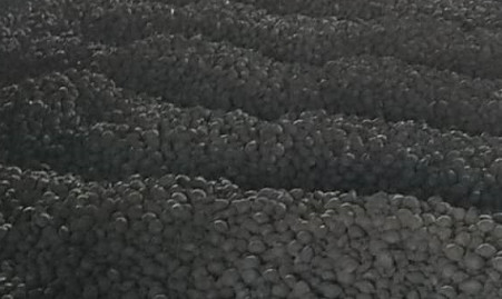 Le carbure de silicium de sidérurgie saupoudrent sic la conduction thermique élevée de taille des briquettes 10-50mm